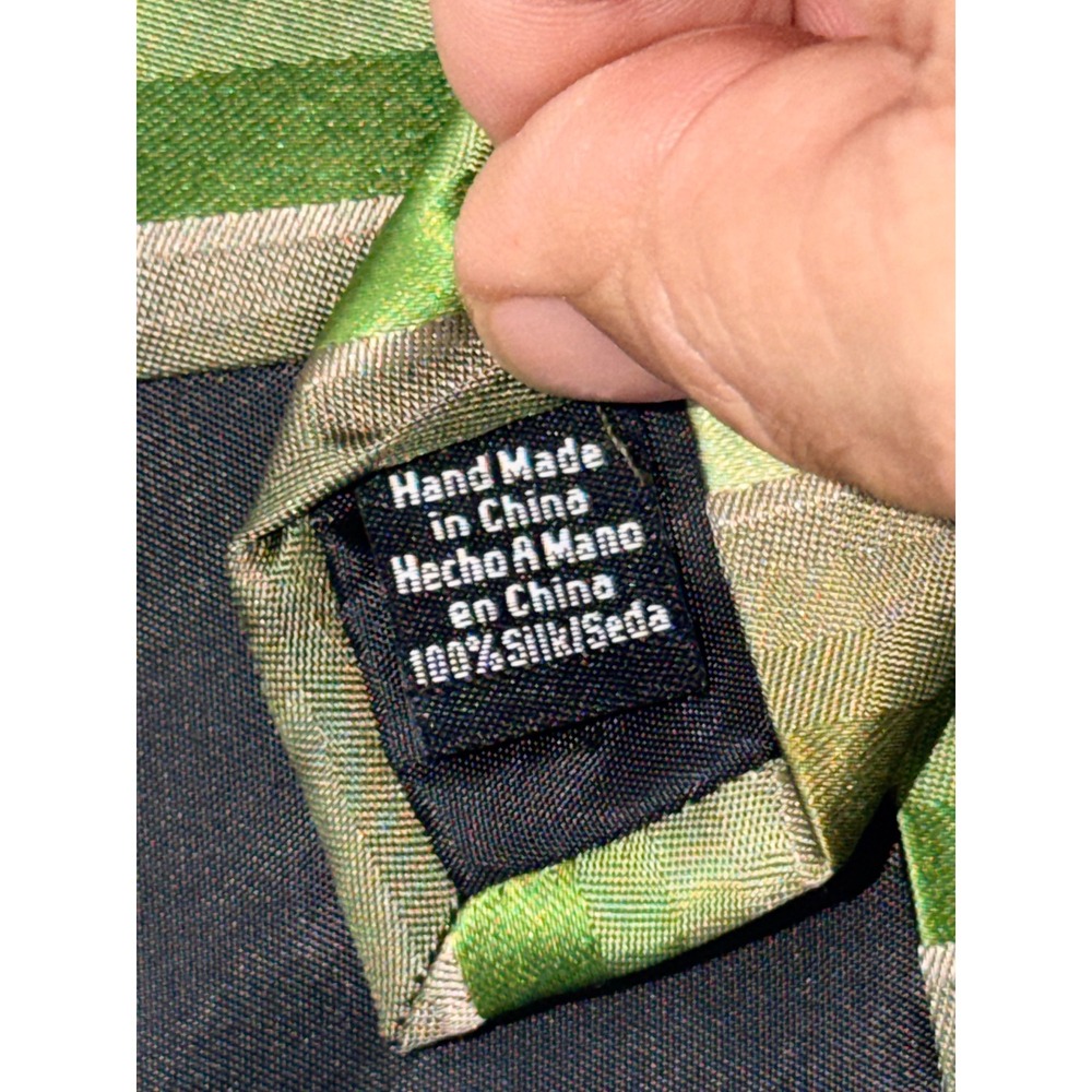 Van Heusen Mens Green Striped Silk Tie Hand Made Diagonal Pattern Necktie - Picture 4 of 4